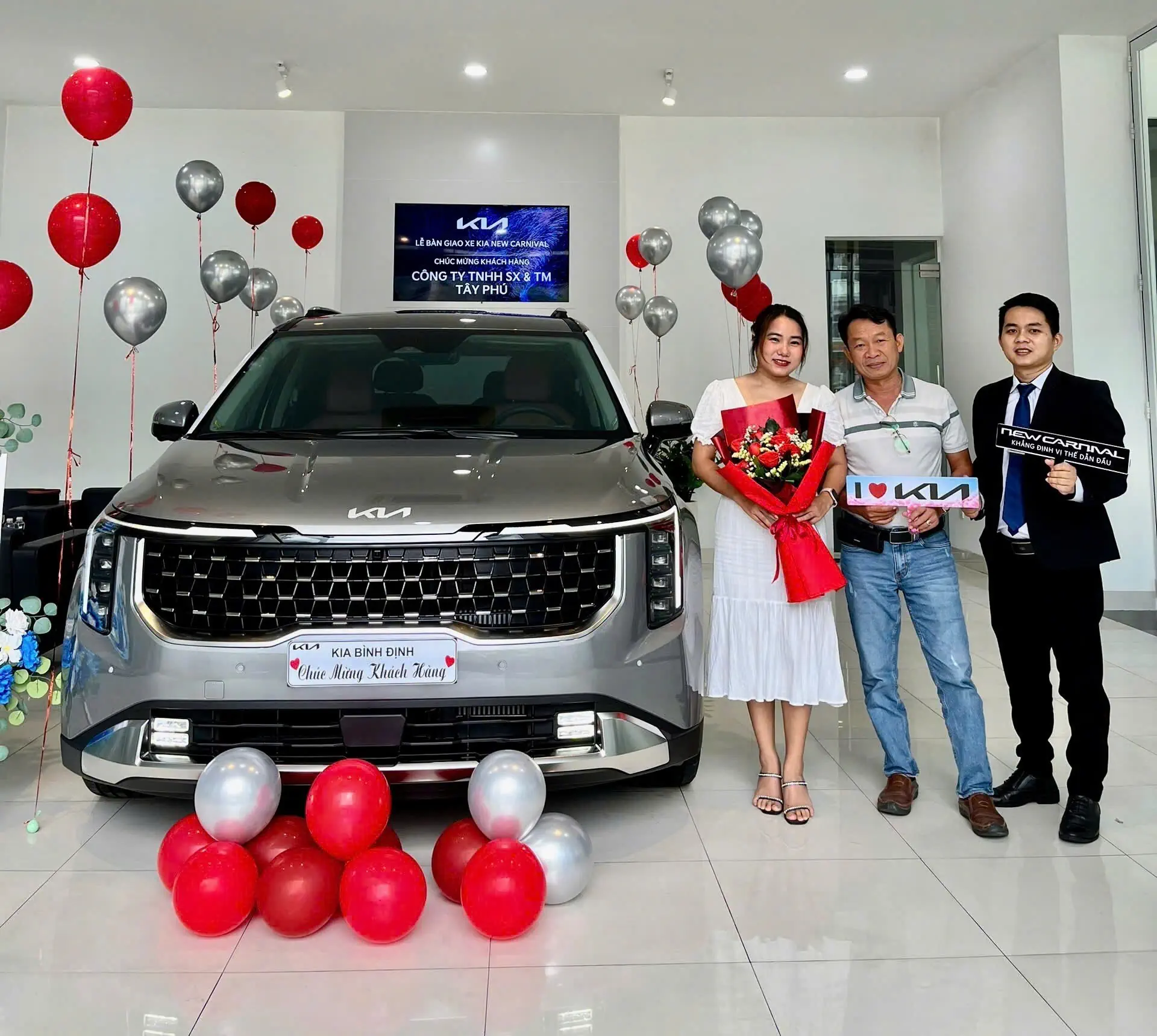 THACO AUTO Bình Định bàn giao xe Kia New Carnival đầu tiên tại Bình Định